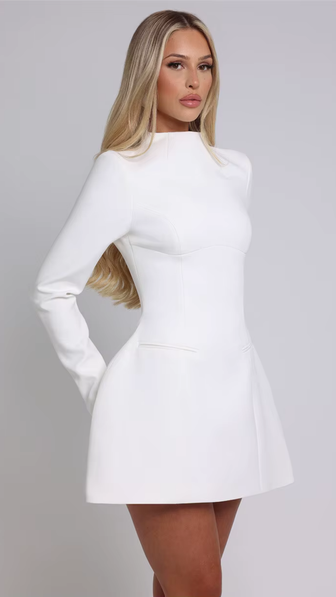 Eleanor - Elegantes Minikleid mit langen Ärmeln