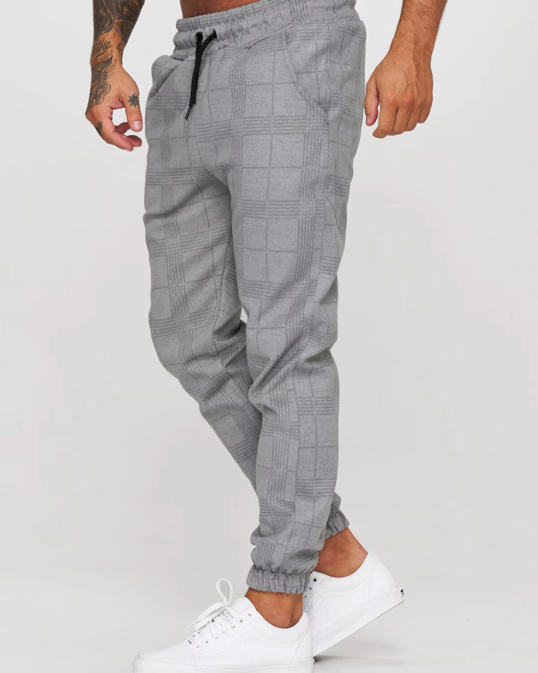 Roman - Eleganz und Komfort: Lässige Karohose für Aktive Tage