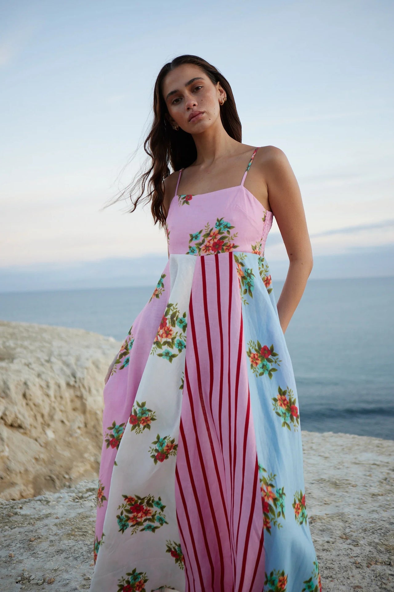Lena Graffiti Druck Maxikleid Sommer - Spaghetti-Riemen Lange Kleider Damen für Lässige Anlässe-5