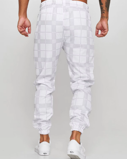 Roman - Eleganz und Komfort: Lässige Karohose für Aktive Tage